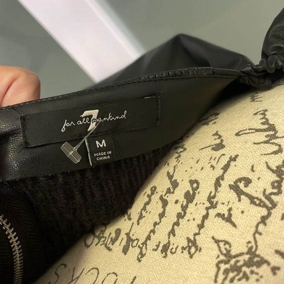 7 For All Mankind Black Crop Top - Picture 4 of 6